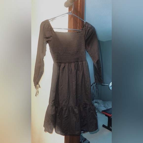 Short dress - Picture 1 of 2